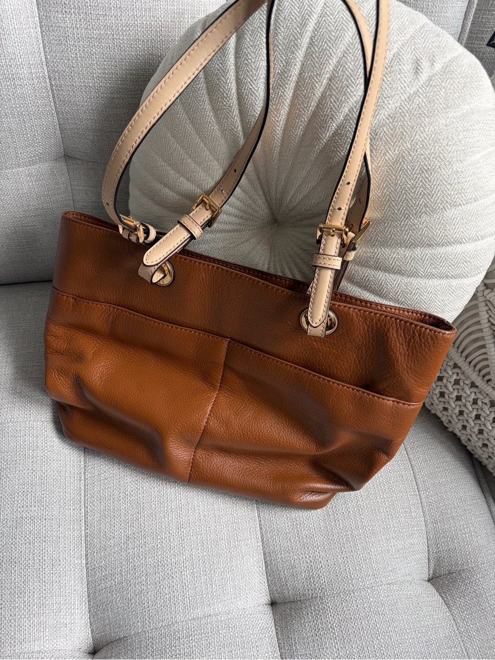 Michael Kors Cognac Leather bag with Beige Straps - Picture 2 of 4
